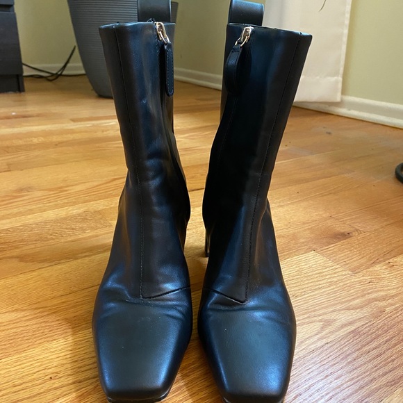 Black heeled boots - Picture 4 of 5